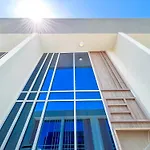 Luxury 1-Br Villa In Rukan: Dubai Skyline Views!