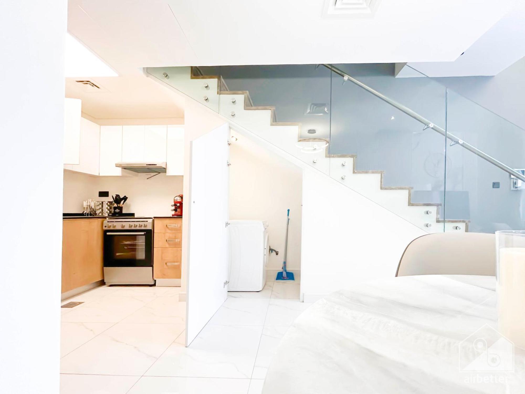 Luxury 1-br In Rukan: Skyline Views!