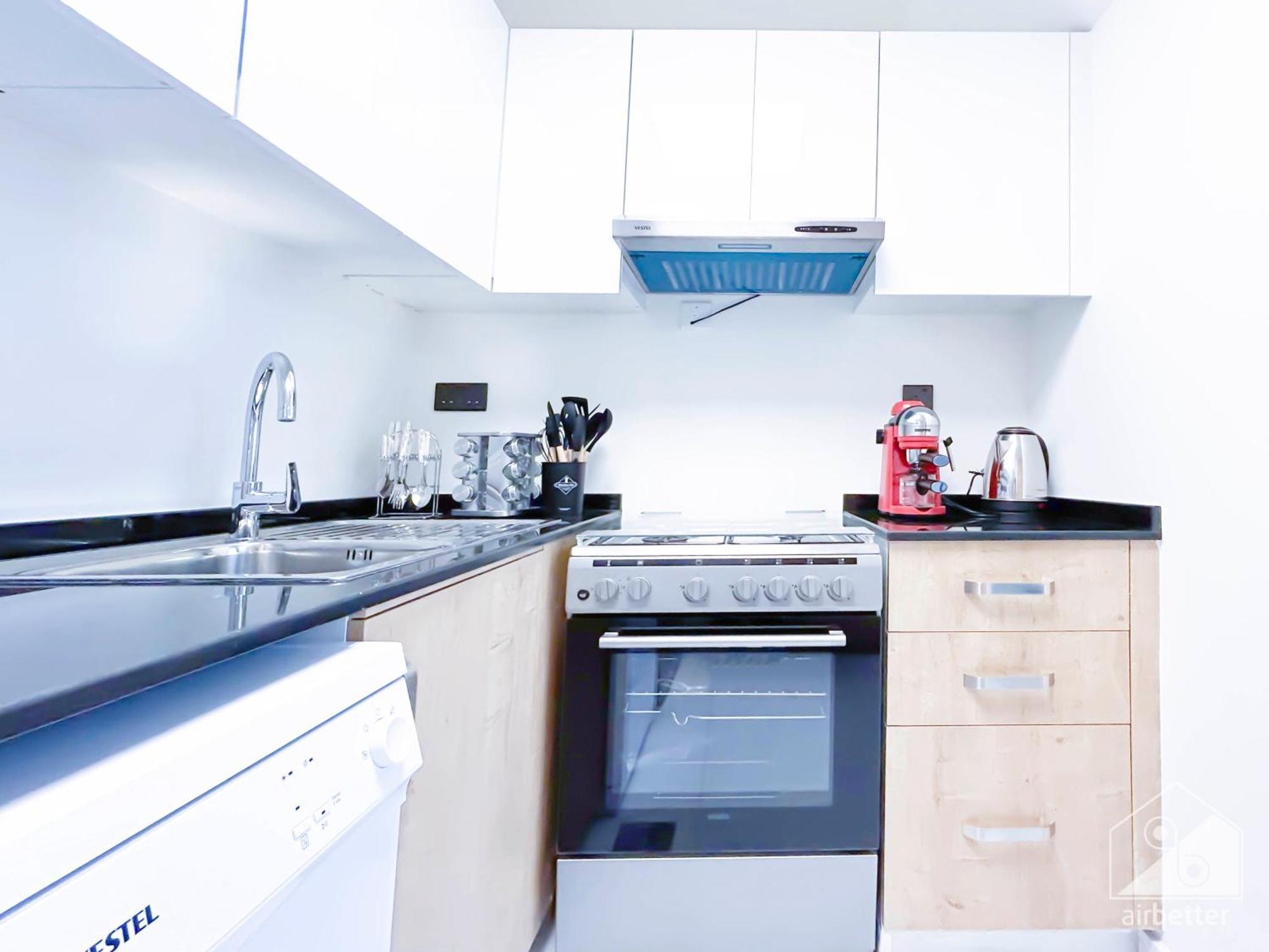 Luxury 1-br In Rukan: Skyline Views! *
