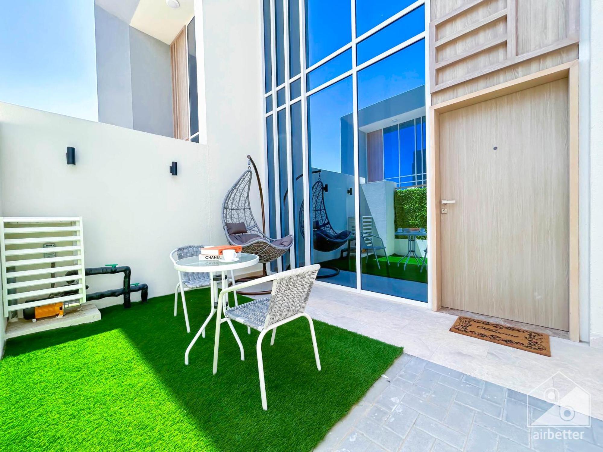 Apartment Luxury 1-br In Rukan: Skyline Views! *